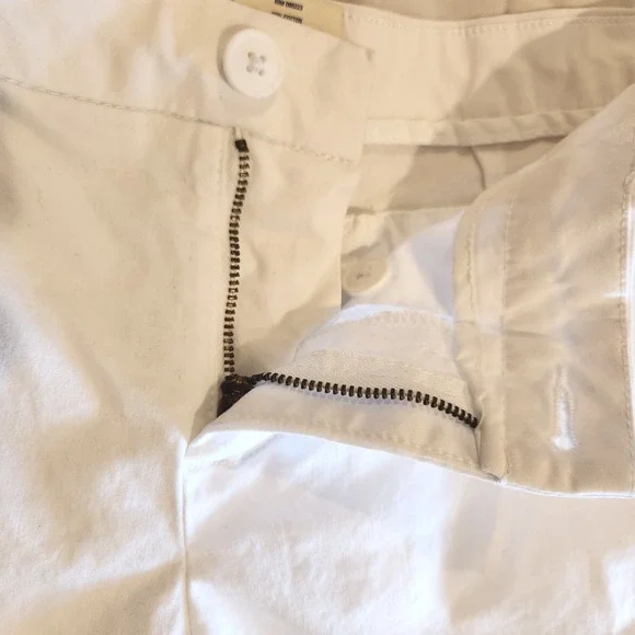 Magellan Outdoors White Shorts Womens Size 2 Cotton Blend Casual Everyday Basics - Picture 5 of 8